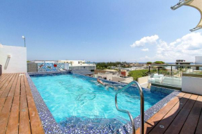 Breathtaking 2 Bedroom, Private Terrace Bbq